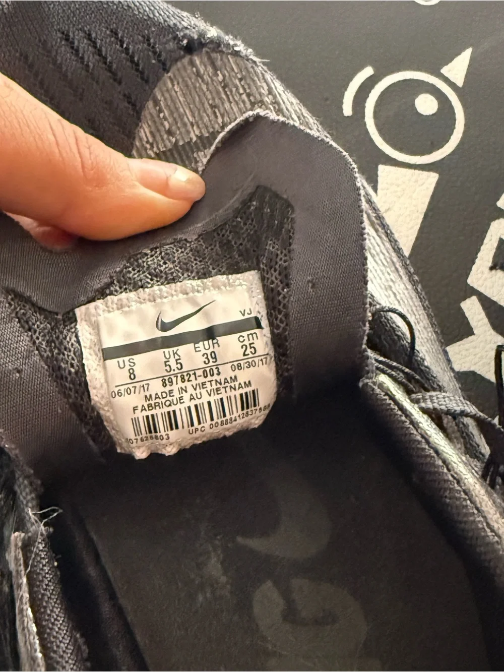 Nike Men’s Black Athletic Running Sneakers